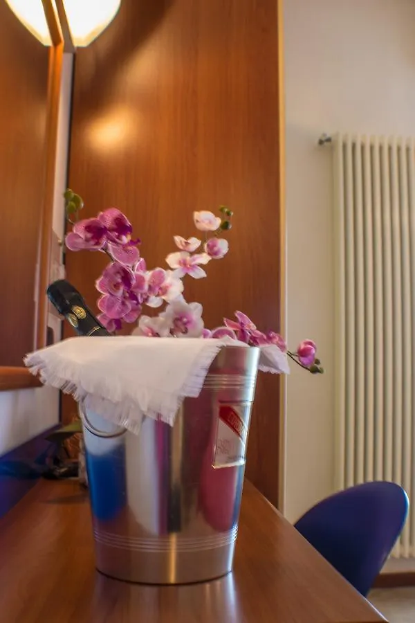 Hotel Brasilia Lido di Classe 3*,  Italy
